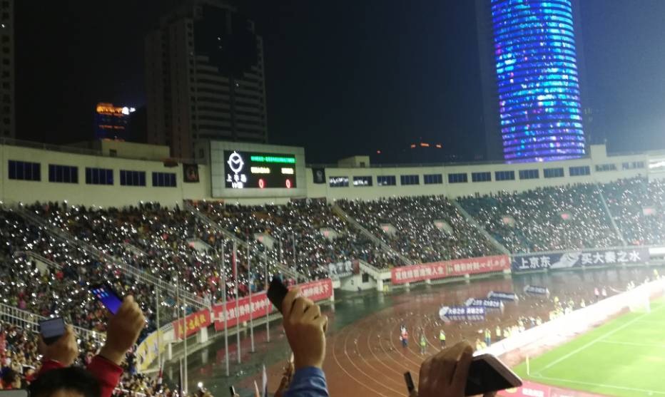  法兰克福主场观众人数创新高破五万大关  