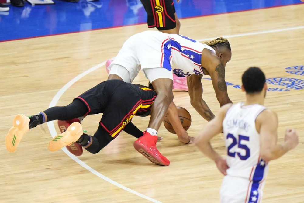  特雷杨三分绝杀老鹰气走尼克斯  