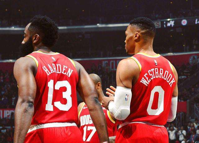  国王交易福克斯至尼克斯，换取巴雷特+首轮签  