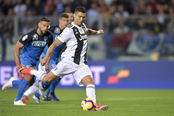  罗马队长，破门终结尤文不败金身  